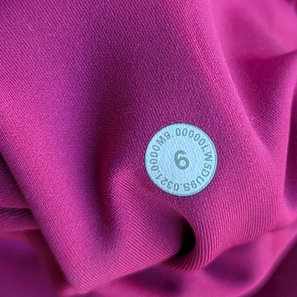 Lululemon Rain Repellent High-Rise Running Tight 28" Wild Berry Size 6 - Picture 8 of 9
